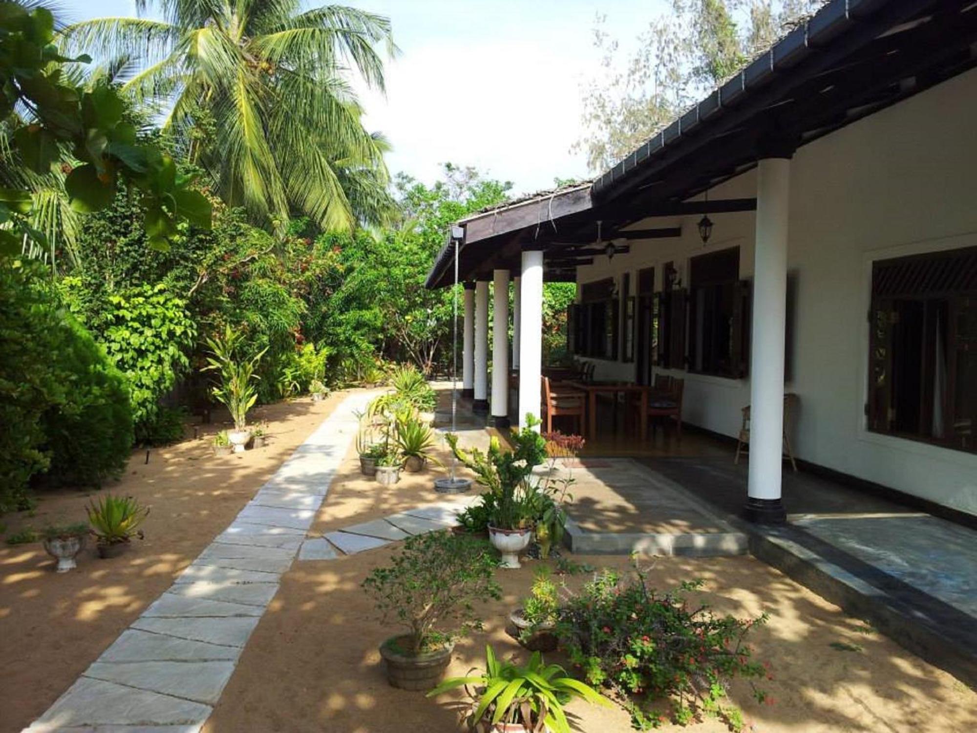 The Danish Villa Resort Arugam Bay Exterior photo